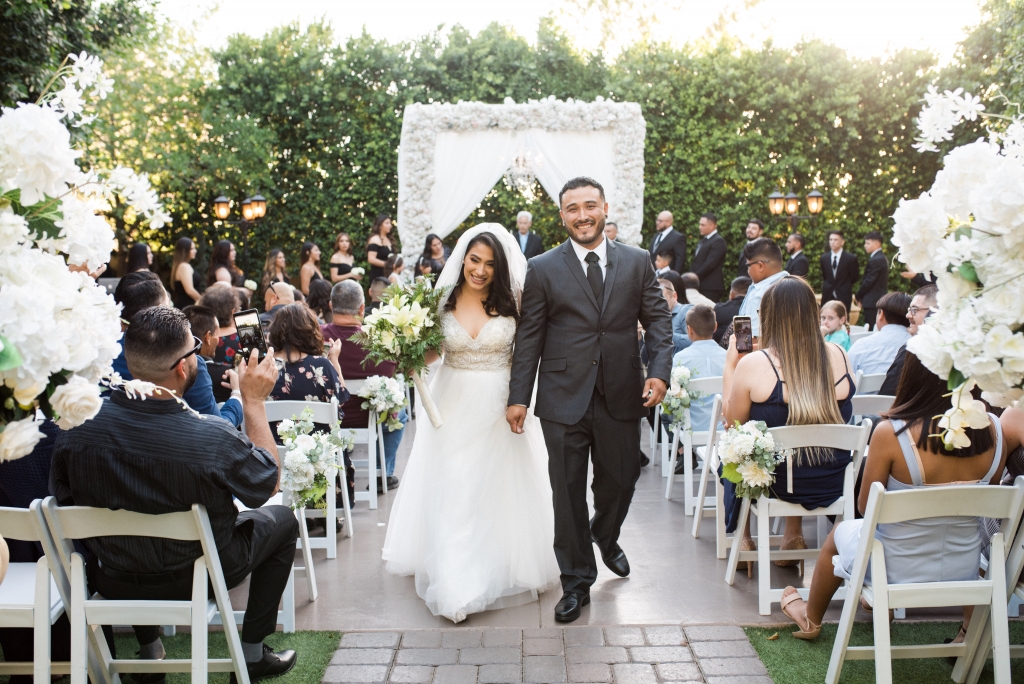 Garden Tuscana Reception Hall event in Mesa showing outdoor wedding ceremony